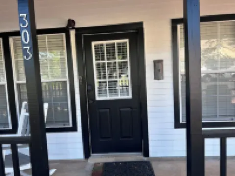 Columbus Cottage, .5 Miles to Main, Private Hot Tub!