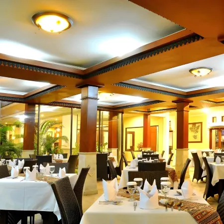Tryas Hotel