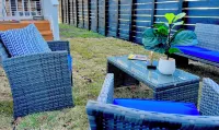 3 Bedroom Sleeps 8 - Close to Downtown Fun, Medical Center & Shopping,