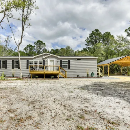 Charming Perry Home ~ 2 Mi to the Gulf!