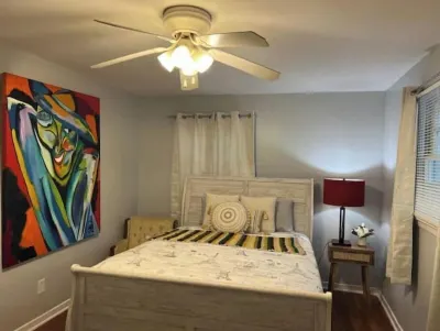 Cheerful & Peaceful Home near VSU, Downtown, Moody