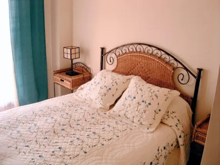 FIRST LINE BEACH LUXURY APARTMENT. SEA VIEWS