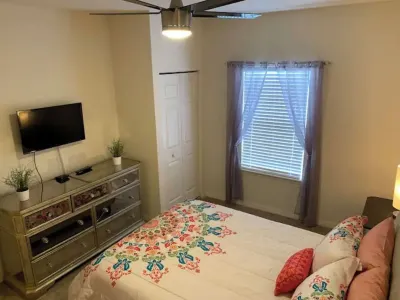 AWESOME 3bedroom townhouse with pool near DISNEY Các khách sạn gần Gator Park