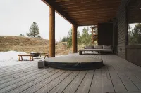 Wilderness Club Escape For 14!