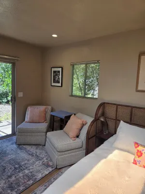 Peaceful retreat in the woods close to town