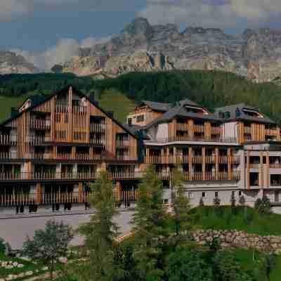 Aman Rosa Alpina Hotel Exterior