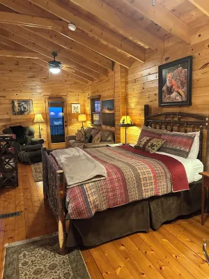 Spectacular Mtn Views-Artfully Decorated. Inviting, Warm & Rustic.