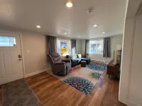 Updated 2-bedroom 1bth apartment near downtown Lafayette with WiFi, AC Hotels in Lafayette