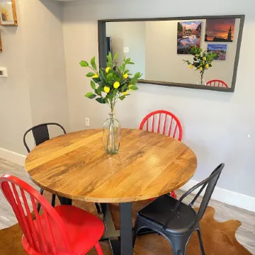 Chic Spacious Home 5 Mins to Hood College & Frederick Health Hospital