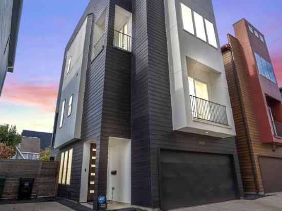 Modern Townhome near Galleria - Garage Gym / Private Backyard