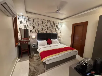 Le Cypress - Bareilly Hotel dekat Needs