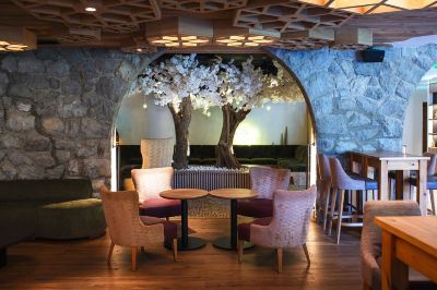 共有エリア ボールガールの写真