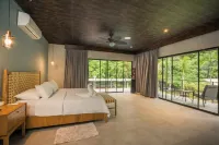 Seven Ranch Jungle Villa Hotels in Carara