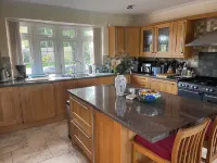 Peaceful gated retreat with a beautiful garden minutes from Ascot and Windsor.