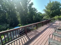 Spacious 6-bedroom house with WiFi, AC in fabulous Silver Spring Các khách sạn gần Sanctuary Court Connector Trail