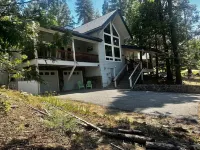 Mountain escape at luxury Monarch house Shaver Lake less than 5 minutes to lake