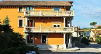 Lo Scrigno B&B Hotels near Santuario Maria SS.ma di Carpignano