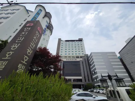 Hyunjin Tourist Hotel