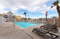 เมนสเตย์สวีทส์ เอลเชนโตร ไอ-8