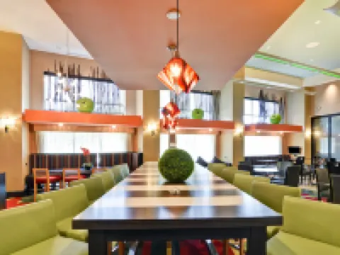 Hampton Inn & Suites Raleigh/Crabtree Valley Hotels in Meredith