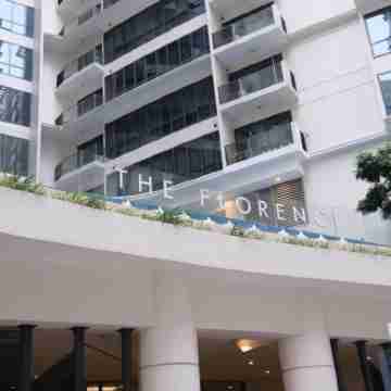 Deluxe 1BR 27th floor in Taguig/BGC w/balcony, amazing view of bay, wi-fi+55" TV Hotel Exterior