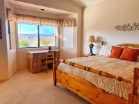 Views, views, views! Spacious home with Red Rock & Sunset Views. Near the river! Hotels in Clarkdale