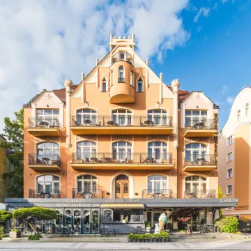 Villa Herkules - Adults Only Hotels near الممشى