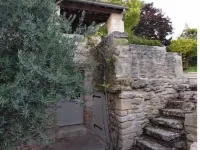 Charming and natural house โรงแรมในซ็องลิส