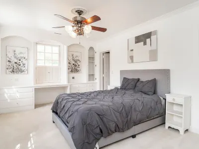 Spacious 4-bedroom house on Golf Course in charming Burlington. Hotels near University Commons