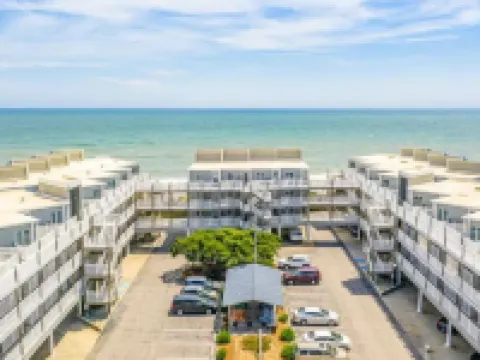 Spectacular partial ocean view 2BR 2BA large top floor condo-beachfront complex! Hotels in Indian Beach
