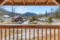 Cozy cabin in charming Saint Regis with AC, Wi-Fi fishing shopping and much more