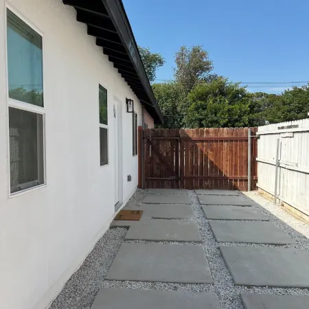 New: Charming guest suite by UCR, Downtown & plazas