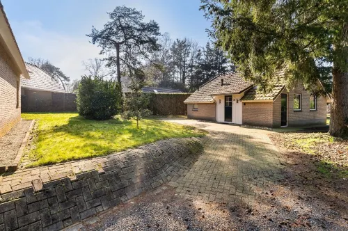 Forest House Hoeve de Zuidrand, Veluwe. Large garden, sauna, hot tub, privacy & alpacas Hotels in Lunteren