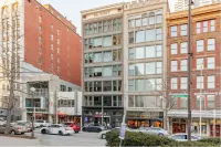 Luxury Downtown Indianapolis 1Br, Walk to Gainbridge, Convention Center