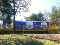 1 mile to Bull Shoals Lake and 1 mile to the Diamond City Country Club.