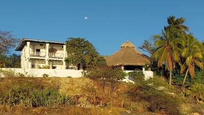 Casa Marazul - Beachfront House With Gorgeous Pool and Huge Rancho Hotels in 