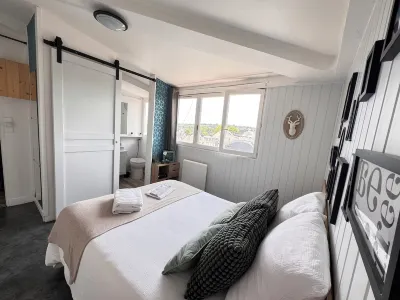 Cocoonlis, Charmant 2 Pièces au Cœur de la Ville Avec vue sur la Basilique LISIEUX站附近的飯店