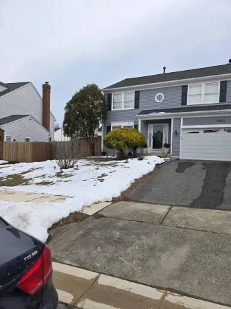 Glamorous Two level, 4 bedroom Family Home