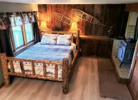 Cozy 4-Bedroom Cabin w/ Hot Tub + King Master Bed