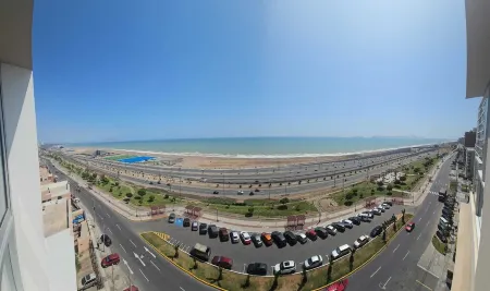 Ocean Front charming 1-bedroom apartment with beautiful sunsets!!