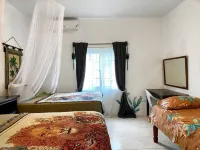 Hibiscus Cove Hotels in Sandy Bay