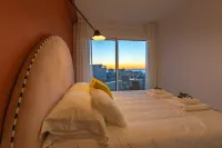 Beautifully designed 2 bedroom apartment with terrace an communal spa