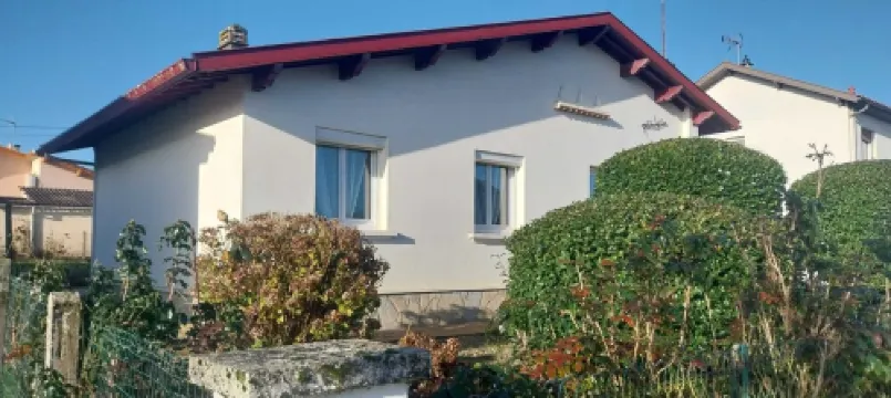 Vacation home; 5 min from the center of Dax and 30 min from the beaches