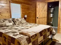 New Listing Cozy 2/2 with Distant Mtn. Views and Only 15 Min. from Blowing Rock. Hotels in Caldwell County