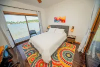 Beautiful 2 Bedroom-2 Bathroom OverWater Villa in Bastimentos, AC & Wifi