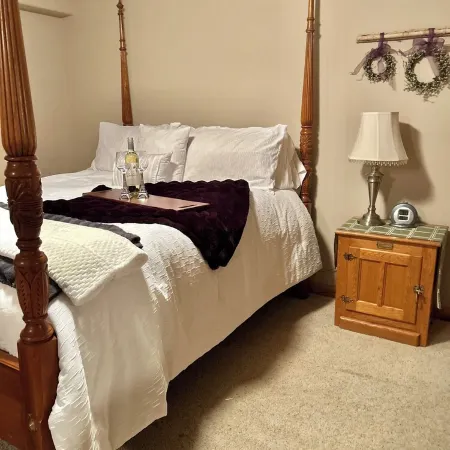 Charming 2-bedroom bacement with WiFi, AC in enjoyable Murray