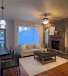 5 bedroom house in welcoming Hagerman close to the bike path and the river. Hotel a Gooding County