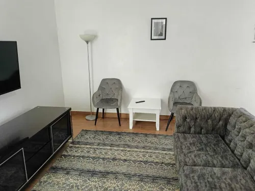 Welcome to "The Crib House" - Where Luxury Meets Convenience! Hotels in Central