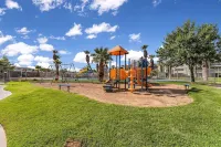 Southwest themed 3 bedroom condo in Las Palmas with great view and amenities.