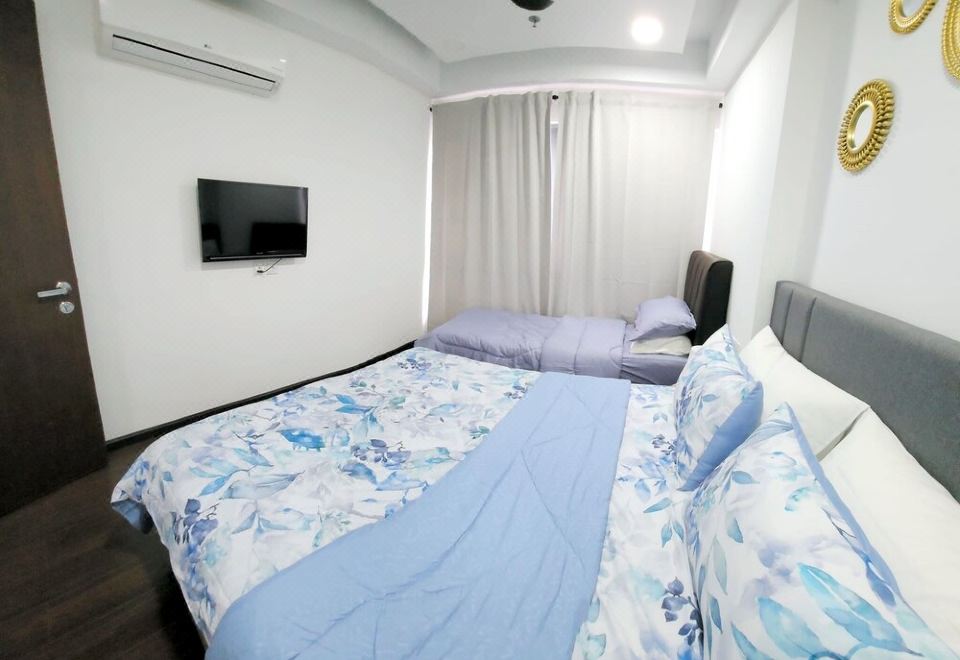 Cozy 2 Bedroom Condo Apartment